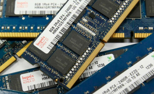 SK Hynix warns chip downturn to worsen in Q1, posts record quarterly loss