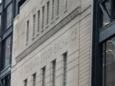 Toronto shares subdued ahead of BoC minutes