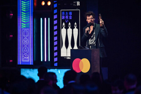 Harry Styles sweeps board at Brit Awards, acknowledging ‘privilege’ Harry Styles sweeps board at Brit Awards, acknowledging ‘privilege’