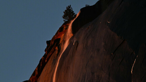 Sun sets waterfall ablaze in Yosemite &lsquo;firefall&rsquo;