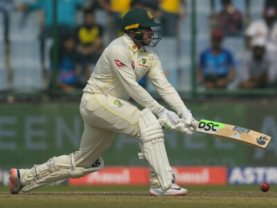 Khawaja, Handscomb lead Australia fight in 2nd India Test