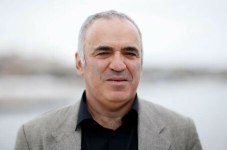 Ukraine must win for change in Russia: Kasparov
