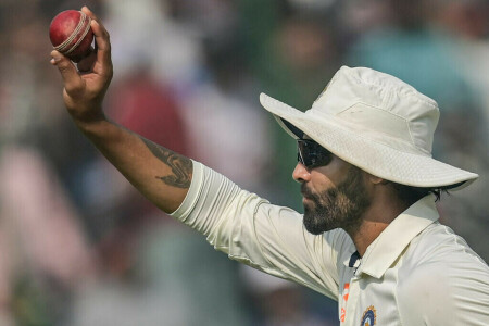 Former captains slam Australia&rsquo;s batting after India collapse