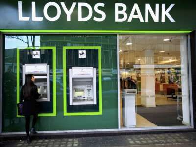 Lloyds bank profits dip on bad-debt charge