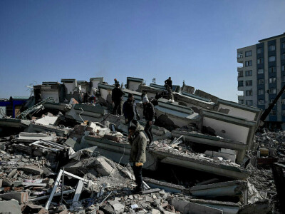 Turkiye investigates building contractors as quake toll rises
