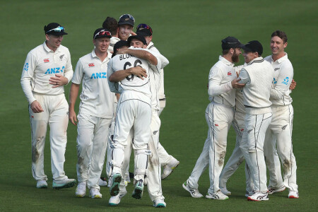 New Zealand beat England by one run in &lsquo;crazy&rsquo; second Test