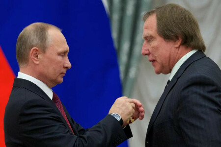 Swiss bankers face trial accused of helping Putin&rsquo;s friend transfer cash