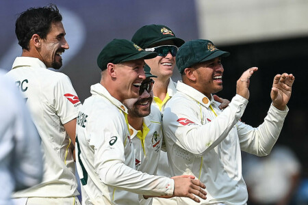 Australia battle back to rattle India in third Test