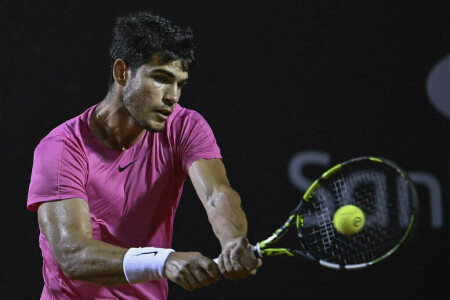 Alcaraz chases Indian Wells title and return to No. 1