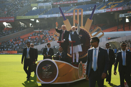 Cardboard stumps and diplomacy as Modi, Albanese parade at fourth Test