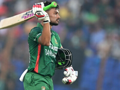Najmul powers Bangladesh to T20 upset over England