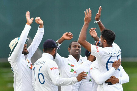 Sri Lanka rip through top order to leave New Zealand in trouble