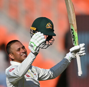 Khawaja takes Australia past 400 despite Ashwin&rsquo;s three wickets