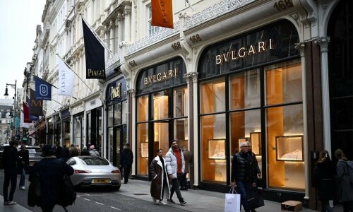 London fears losing luxury shoppers to Paris and Milan