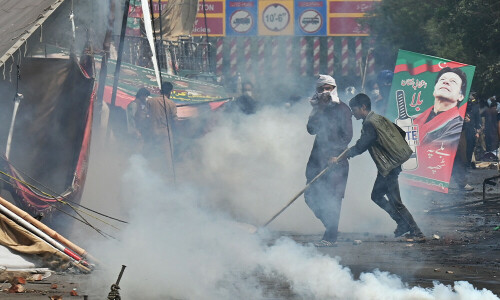 LHC stops police from conducting operation in Zaman Park till Friday morning