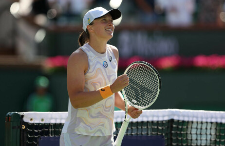 Swiatek books Indian Wells semi-final against Rybakina