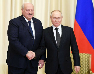 Ukraine slams Putin plan to station Russian nuclear weapons in Belarus