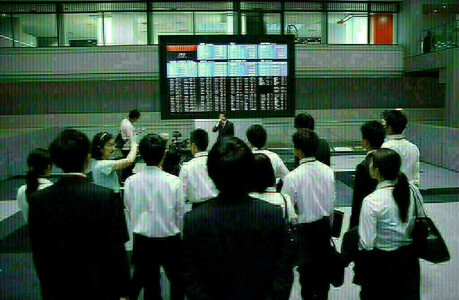 Japan&rsquo;s Nikkei bounces as weaker yen lifts sentiment; banks weigh