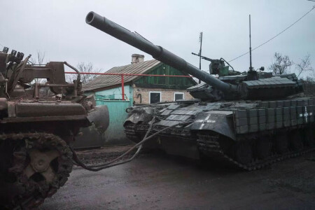 Ukraine says Russian forces make progress in frontline city of Bakhmut