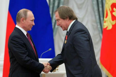 Four bankers who helped Putin&rsquo;s friend set up Swiss bank account convicted