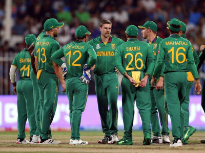 South Africa send Netherlands in to bat in ODI