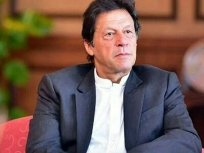 Imran says PML-N repeating history by attacking judiciary