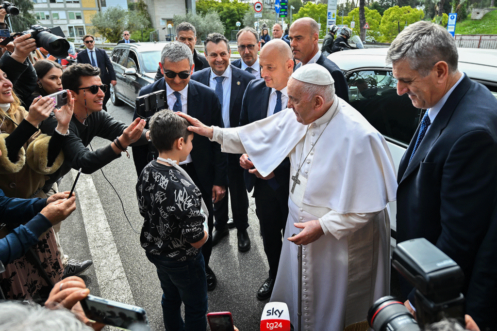 Pope to preside over Palm Sunday after hospital stay