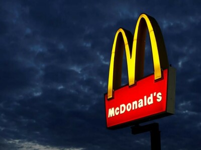 McDonald's temporarily shuts US offices, prepares layoff notices