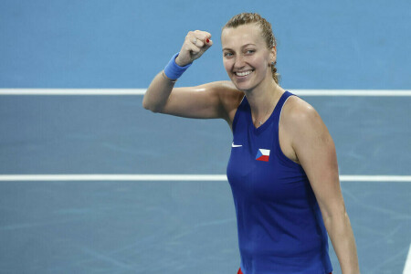 Kvitova re-enters women&rsquo;s top 10 dominated by Swiatek