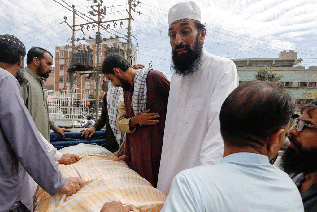 'Donor fatigue': deadly chaos as Pakistanis scramble for scarce donations