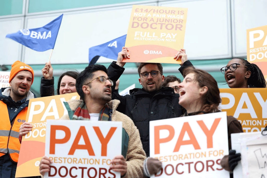 England&rsquo;s health service set for &lsquo;catastrophic&rsquo; doctors&rsquo; strike
