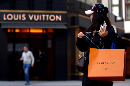 Analysis: LVMH&rsquo;s caution points to Americans&rsquo; waning lust for luxury