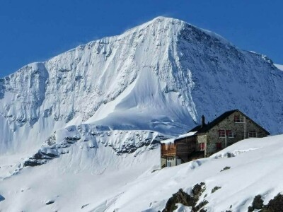 Bodies of three Italian skiers found after avalanche