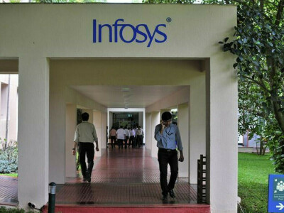 India&rsquo;s Infosys tumbles 15% on weak revenue outlook, dents sector
