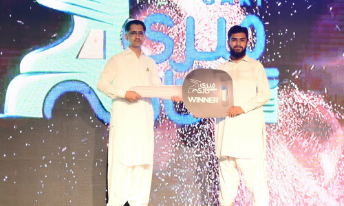 Tech startup Meri Gari organises award night for its trucking partners