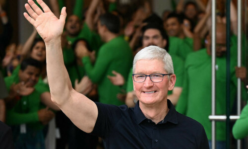Apple CEO meets India PM Modi, commits to growth and investment