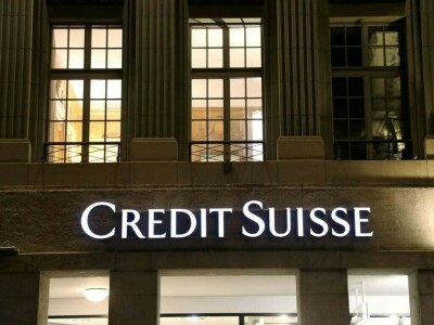 Credit Suisse bankers jostle for slim pickings at UBS