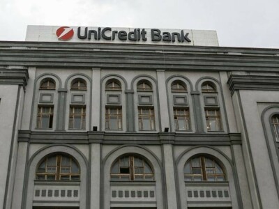 UniCredit fails to win support for pay policy from major shareholder Allianz