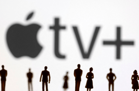 Apple and Amazon &lsquo;committed&rsquo; to big screen, says theaters boss