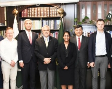Finance Minister Ishaq Dar meets delegation led by JPMorgan Dubai Finance Minister Ishaq Dar meets delegation led by JPMorgan Dubai