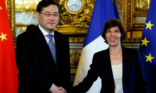 China, France agree to strengthen economic ties