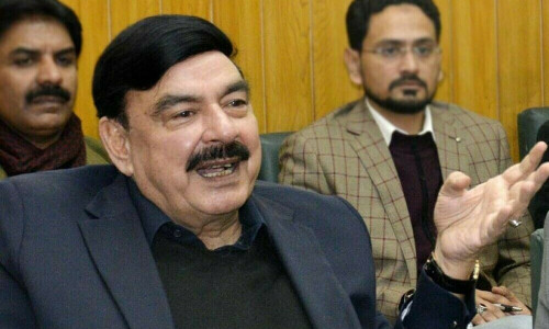 Sheikh Rashid claims police raided his house in Islamabad