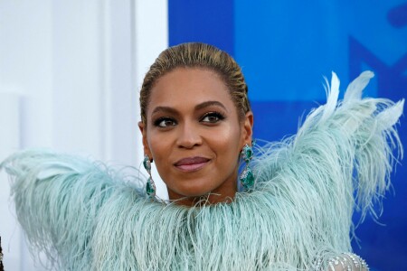 Beyonce fans spare no cost for Renaissance tour