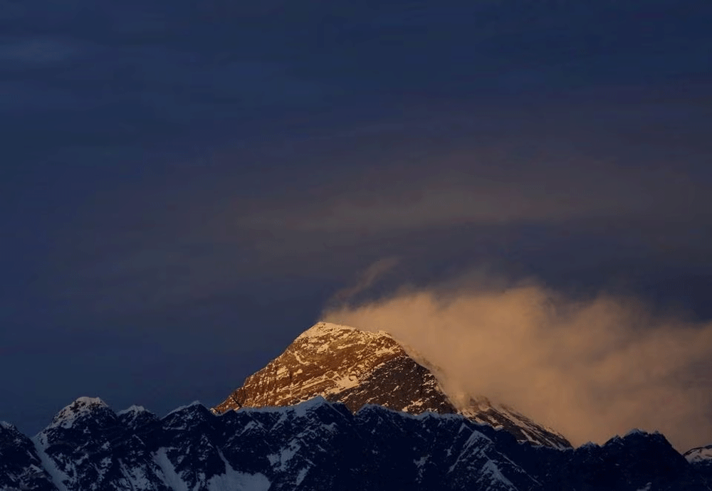 Nepal urged to tighten climbing rules to cut Everest deaths