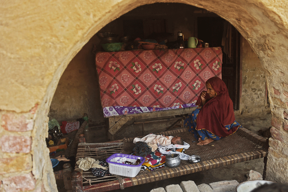 Flood-hit Pakistanis still waiting on promised rebuild