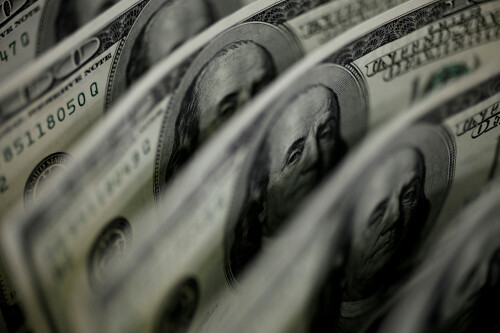 Open-market: US dollar strengthens as demand surges Open-market: US dollar strengthens as demand surges