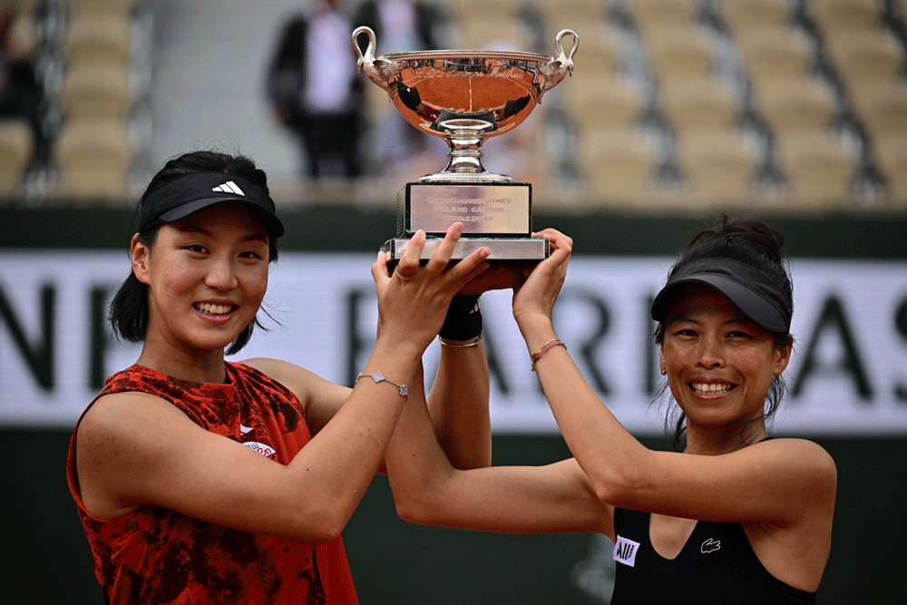 Hsieh, Wang win French Open women&rsquo;s doubles title