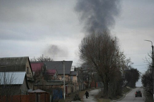 Explosions rock Kyiv as African peace mission visits Ukraine