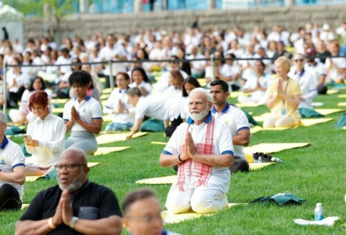 Modi calls for &lsquo;one earth, one family, one future&rsquo; at U.N. yoga event