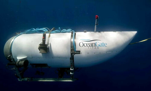 Titanic sub searchers find 'debris field' on ocean floor